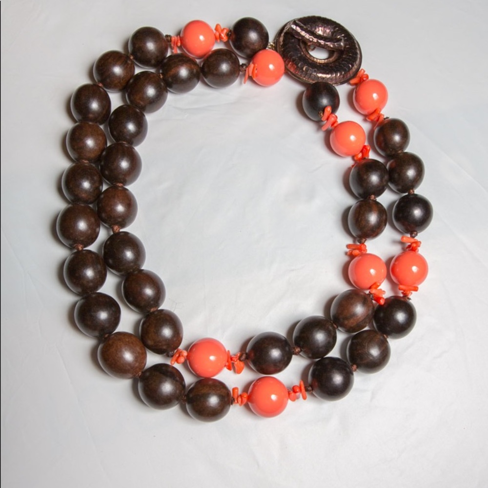 Beautiful Nest Jewelry beaded necklace.